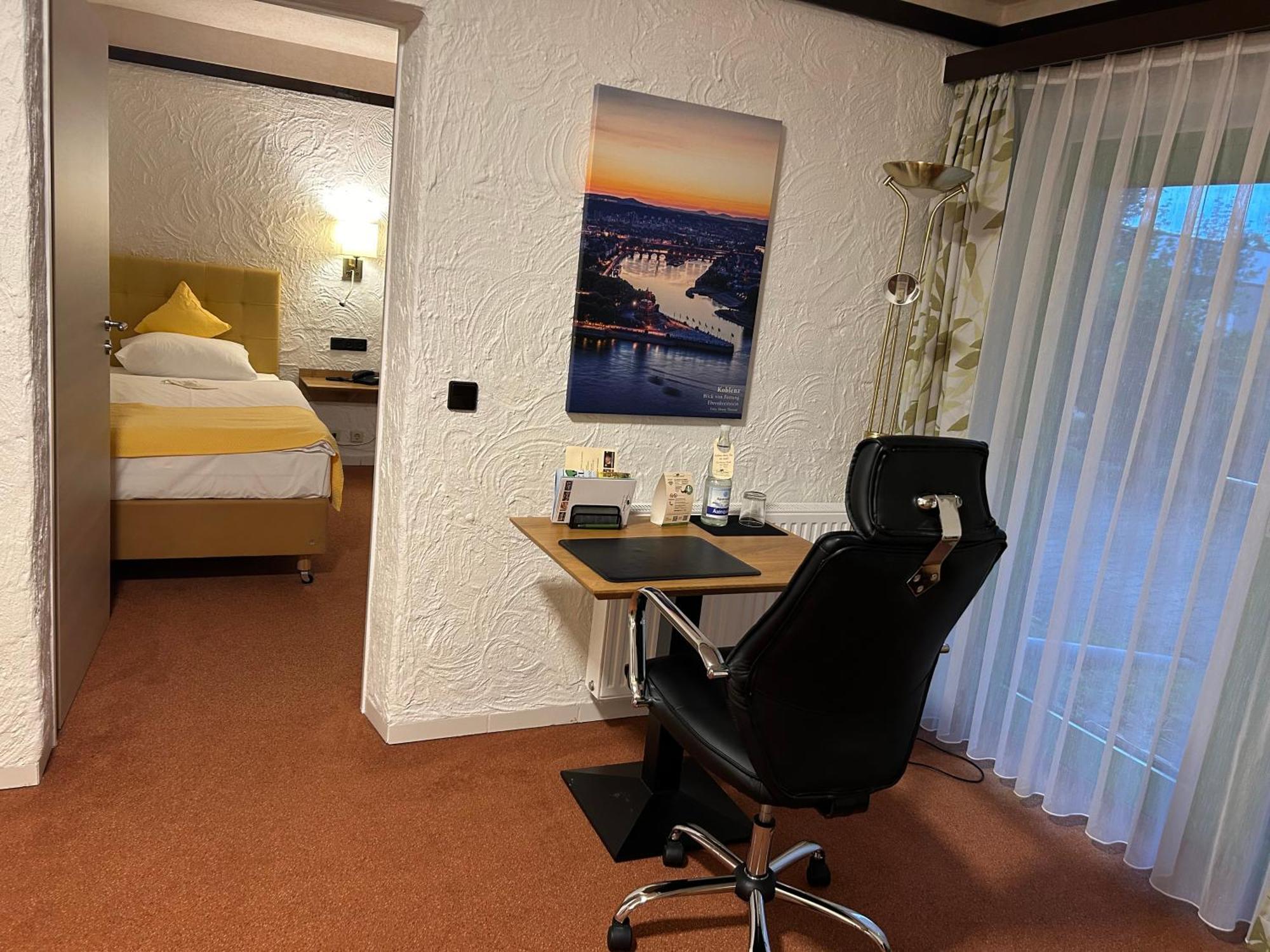 Contel Hotel Кобленц Экстерьер фото