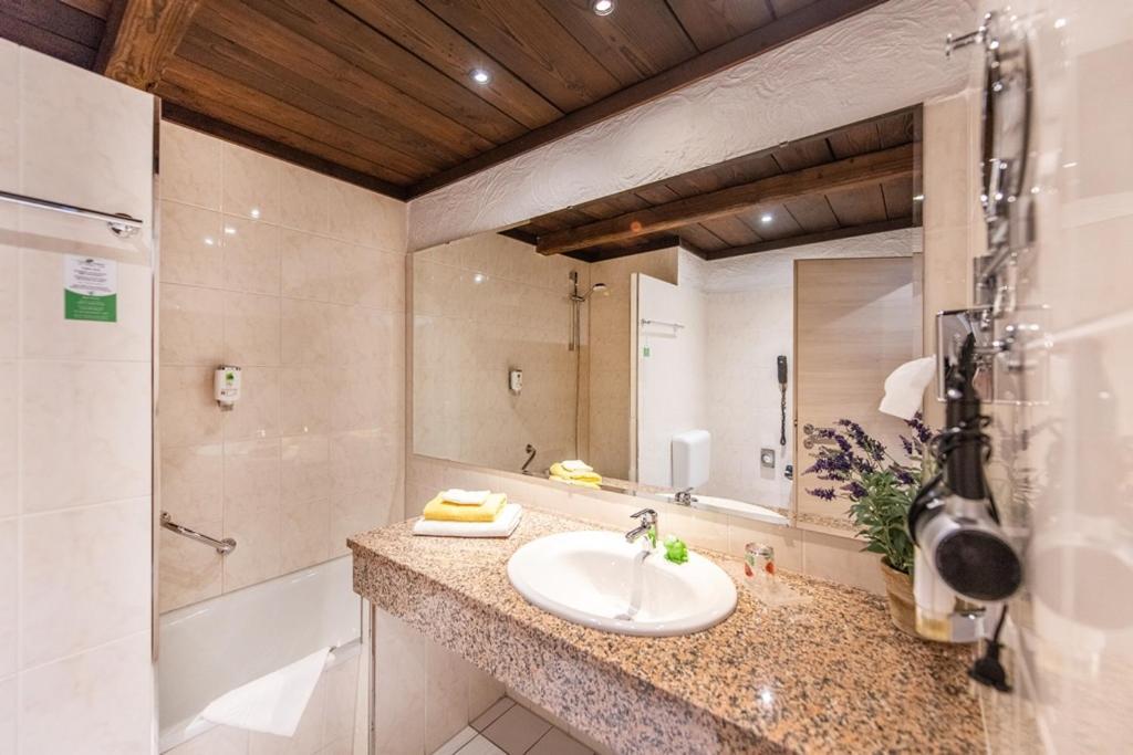 Contel Hotel Кобленц Экстерьер фото